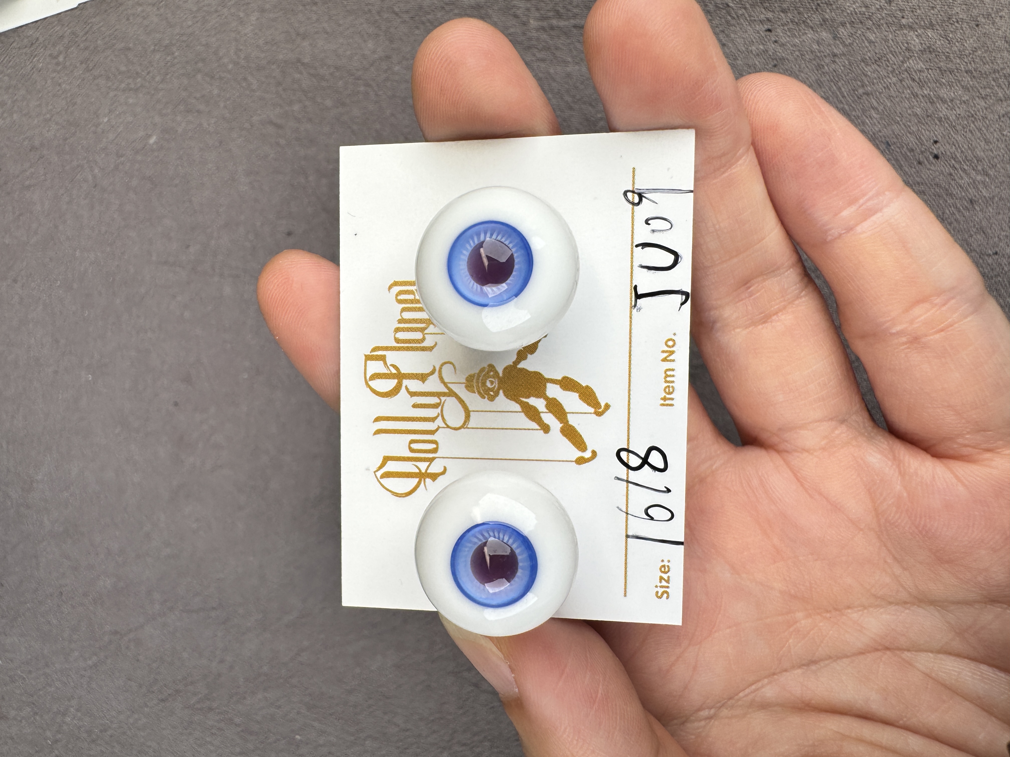 Glass eyes 16-8 size