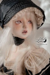 Una -Doll Leaves Porcelain skin Girl